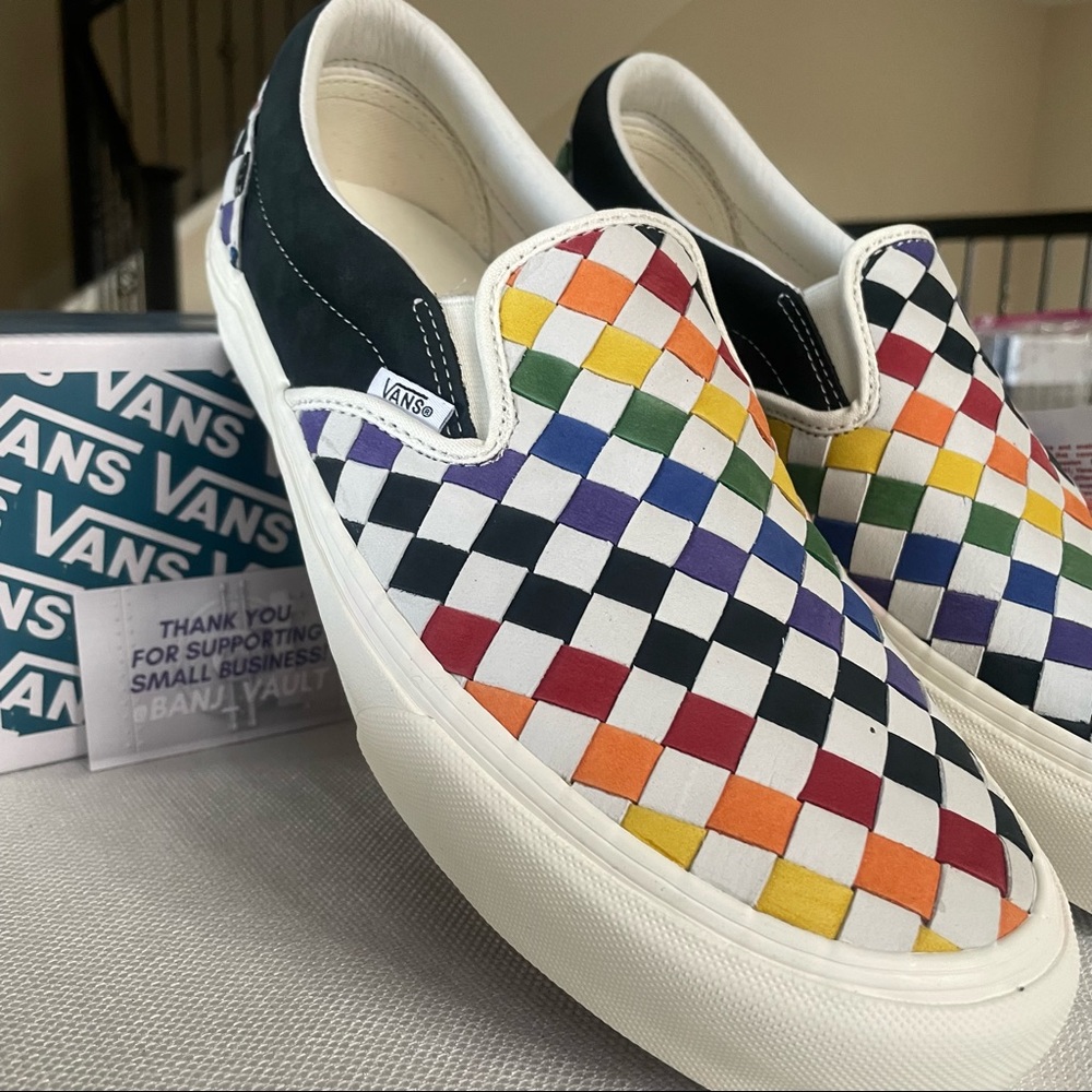 VANS VAULT CLASSIC SLIP-ON PRIDE RAINBOW WOVEN LEATHER MENS SIZE 10.5